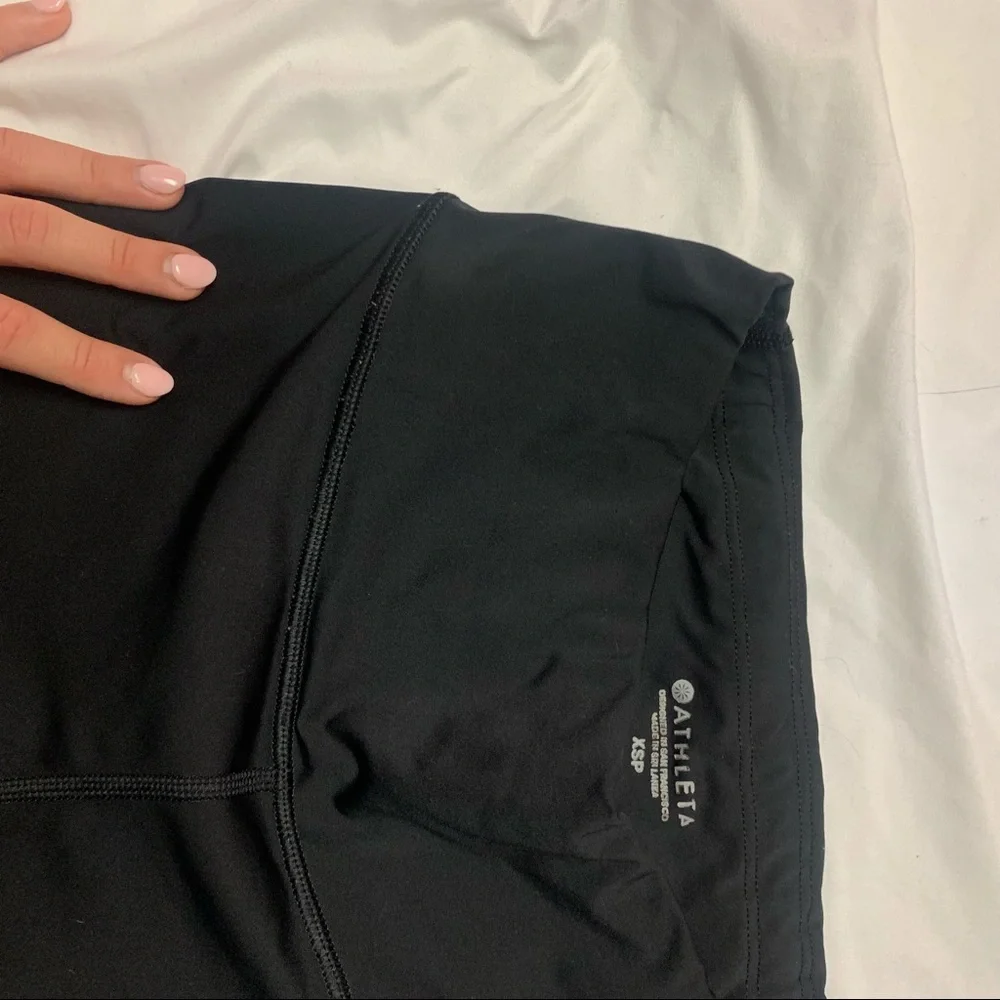 LAST CHANCE athleta challenge 7/8 tight - XS petite - Picture 7 of 8